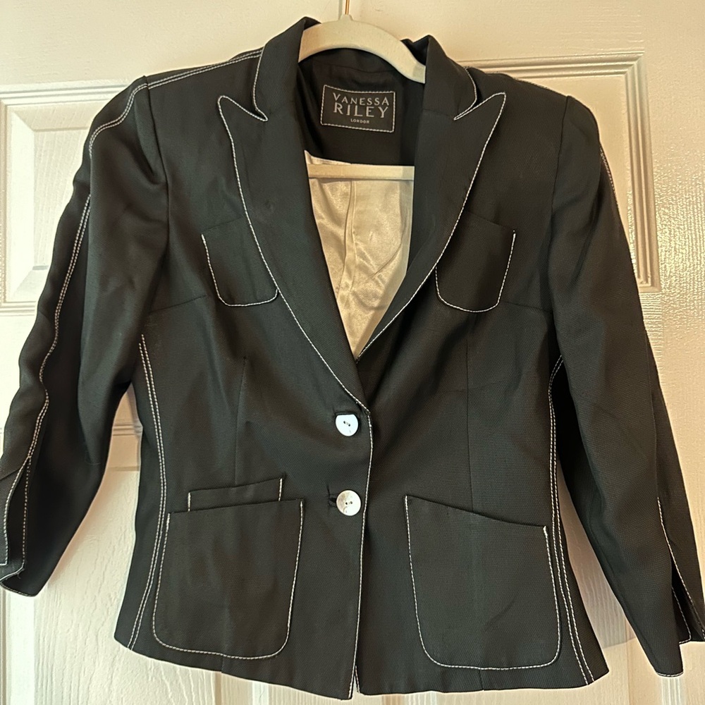 Vintage Black Tailored Blazer with Notched Lapels